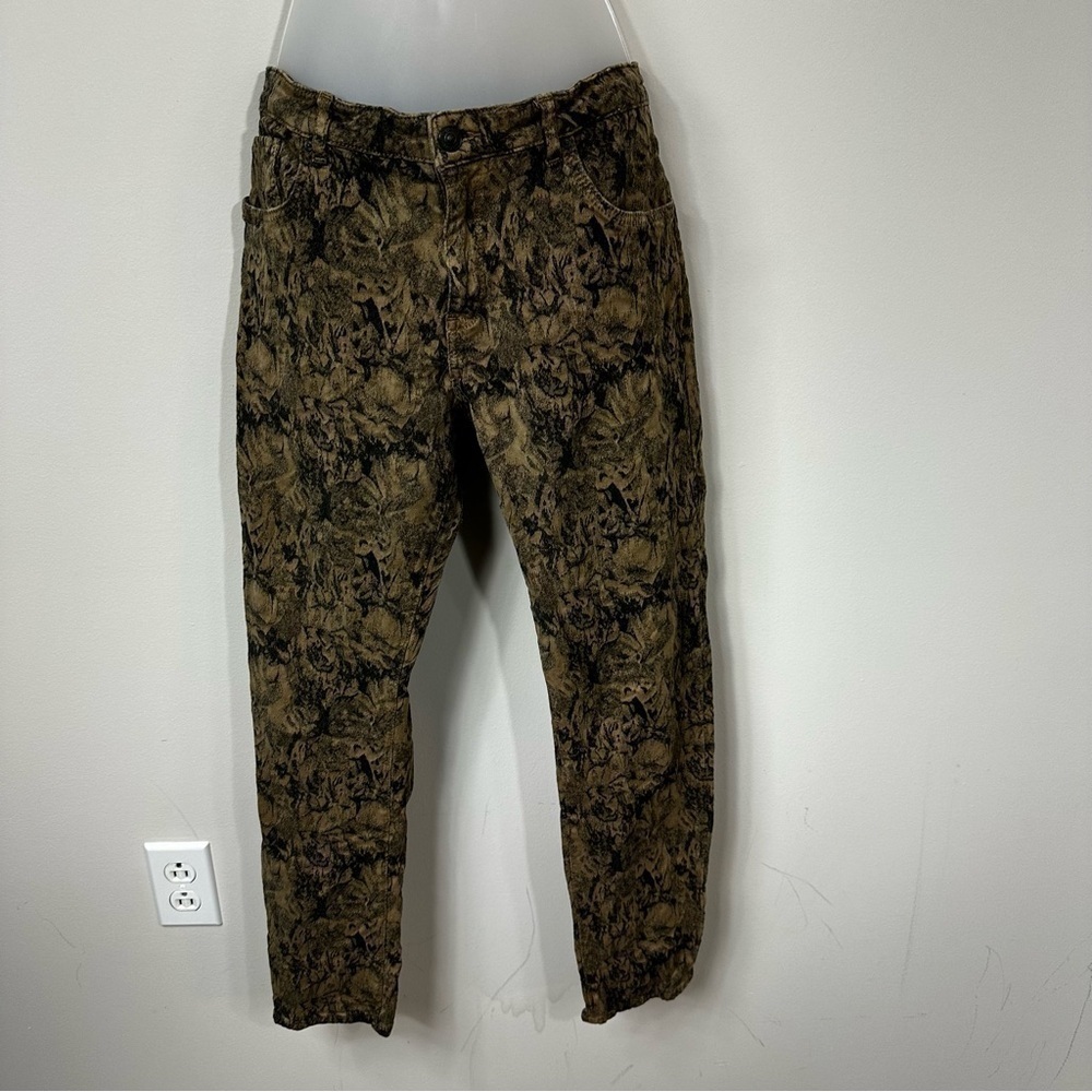 Leana Woman Acid Wash Jeans in Size 10